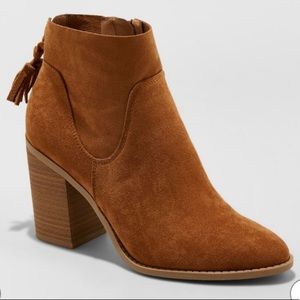 Universal Threads Tassel Heeled Bootie